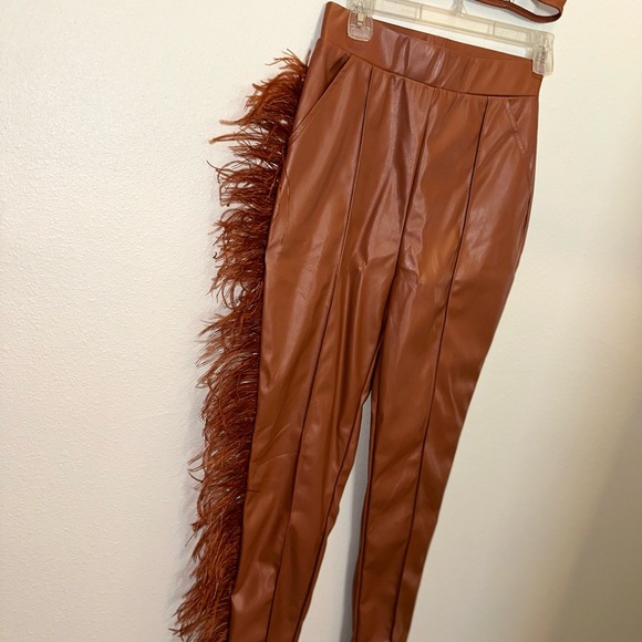 POSH BY V FEATHER PANTS/HALTER SET - Picture 3 of 8